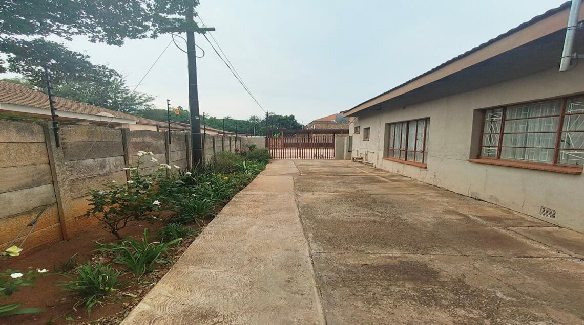 3 Bedroom House for Sale in Potchefstroom Central MyPotch.co.za