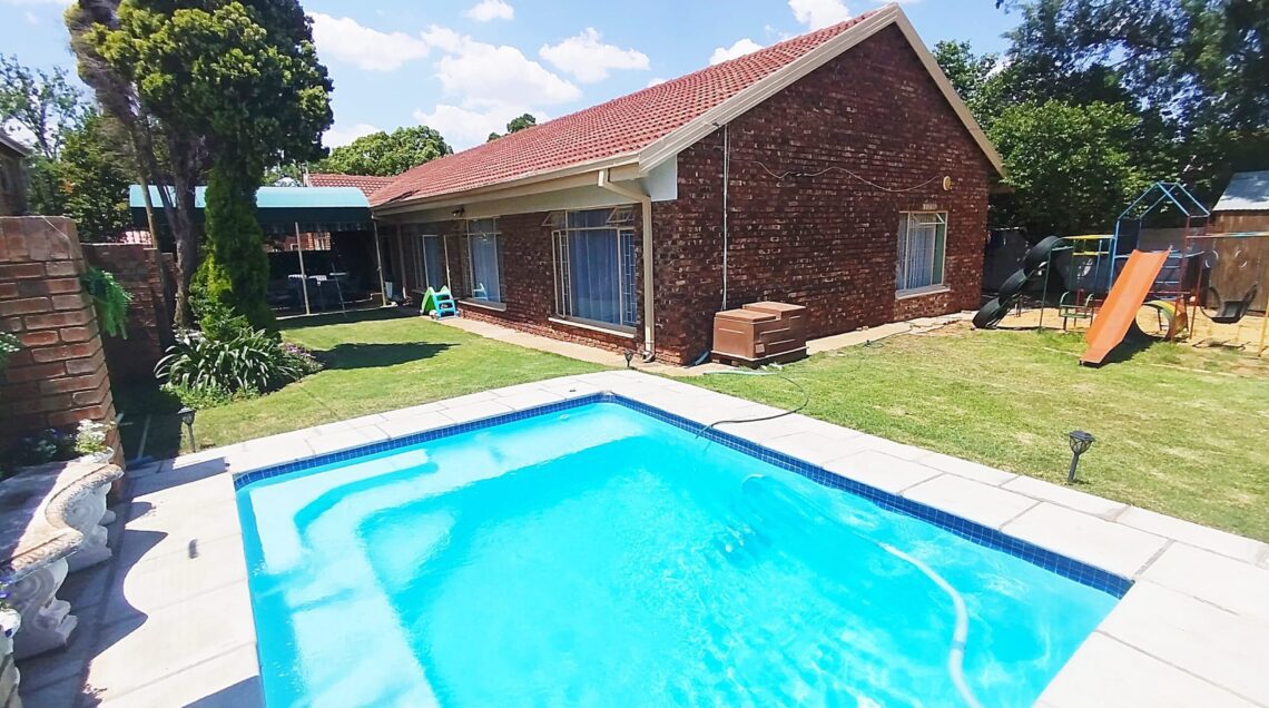 3 Bedroom House For Sale in Kannoniers Park Potchefstroom