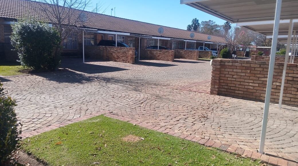 2 Bedroom Apartment / Flat for Sale in Die Bult Potchefstroom