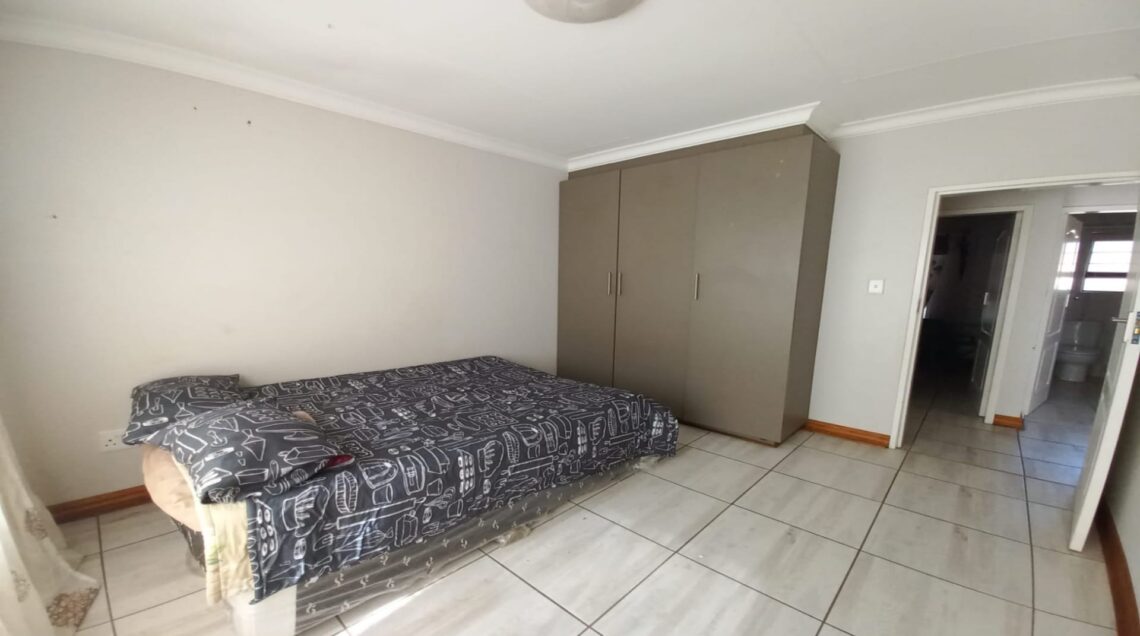 3 Bedroom Townhouse For Sale in Baillie Park Potchefstroom
