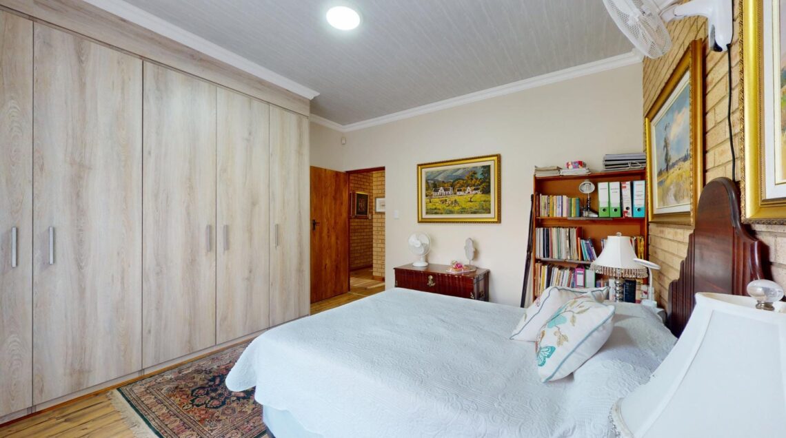 17 Bedroom House for Sale in Van Der Hoff Park Potchefstroom